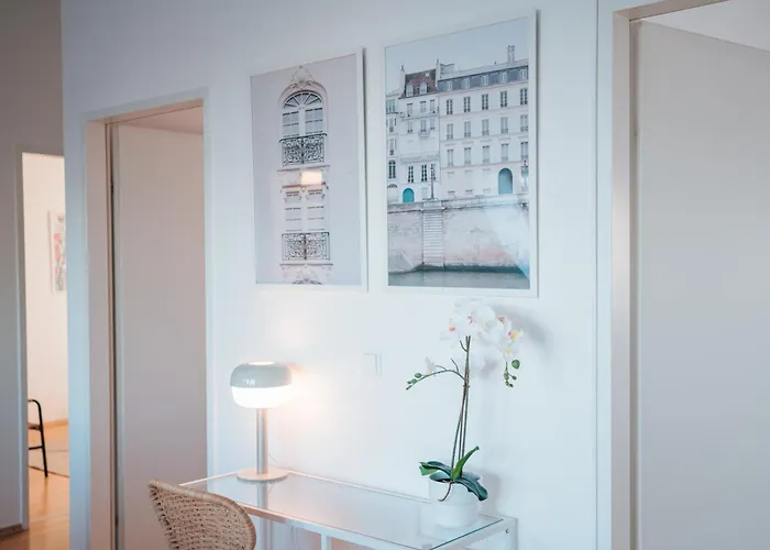 Stylish With Balcony And Rooftop Views * 维也纳
