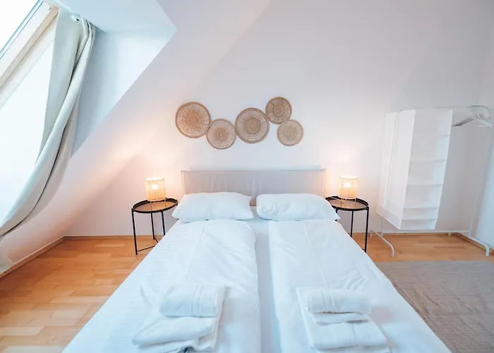 Stylish With Balcony And Rooftop Views * 维也纳