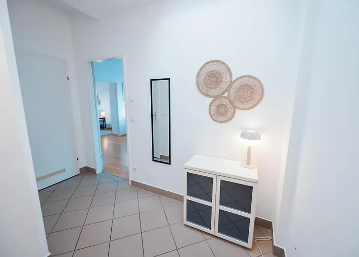 Stylish With Balcony And Rooftop Views 维也纳